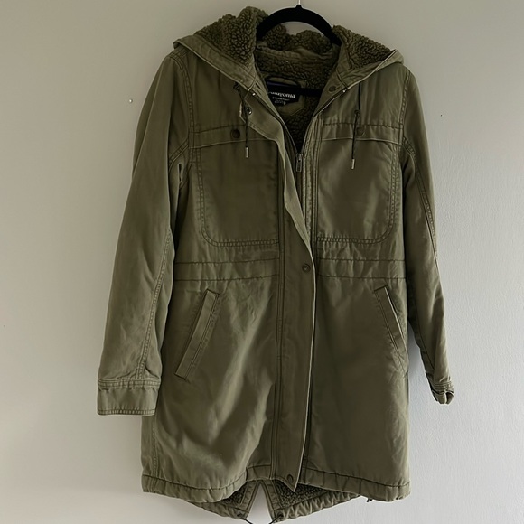 Patagonia Olive Green Hooded Jacket small - Picture 5 of 12